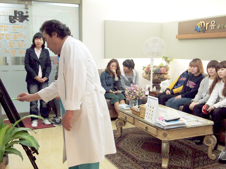 입학전 체인징피부견학중 원장님께서 비만관리특강까지