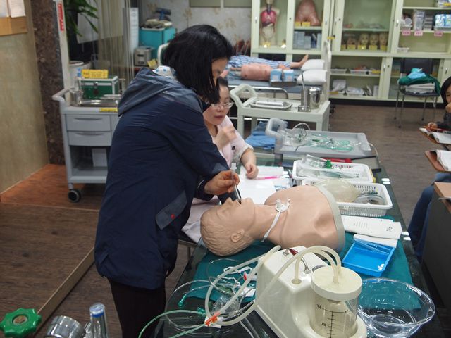 [부평]32기 오후반 기관절개술 실습★